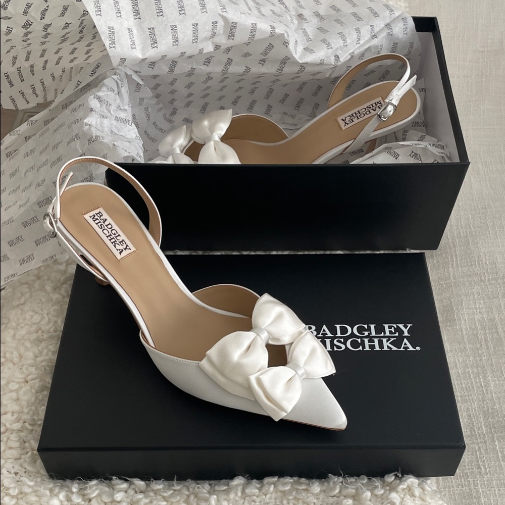 Badgley Mischka Ivory Bow Slingback Heels (Giovanna style MP7811) size 9